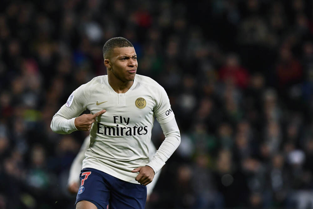 协鑫集成：公司部署了下一代新型高效GTC电池技术的开发，即叠层电池